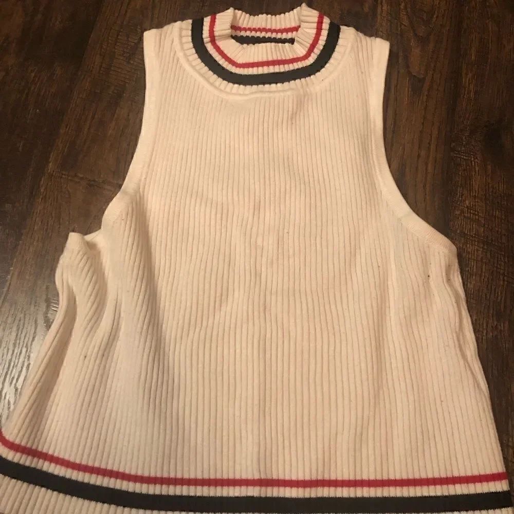 29-Kendall and Kylie mock turtleneck crop top. With matching socks